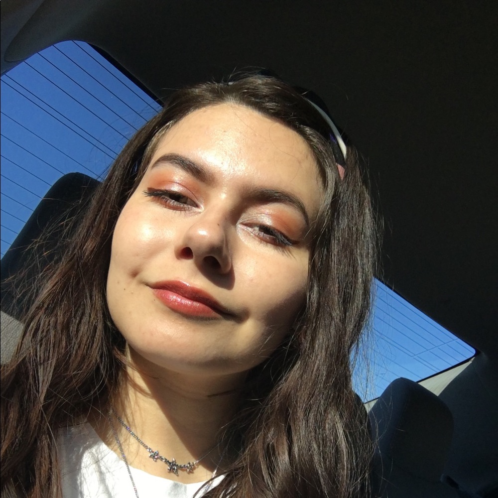 Meet your Posher, Adriana